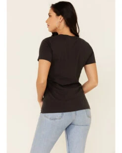 Wrangler Women's Southwestern Horseshoe Desert Graphic Tee  -Velora Studio Shop 2000335858 001 P4