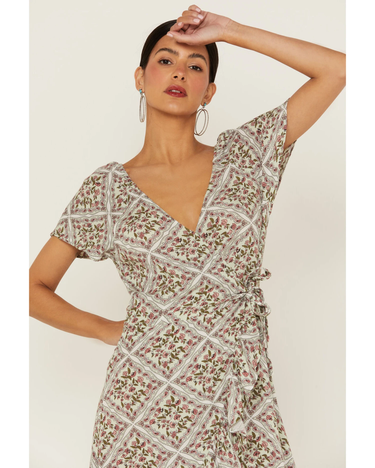 Wrangler Women's Floral Short Sleeve Surplice Wrap Dress 4 Wrangler Women's Floral Short Sleeve Surplice Wrap Dress - Image 4