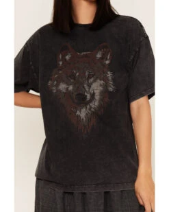 Cleo + Wolf Women's Oversized Wolf Graphic Tee -Velora Studio Shop 2000364850 001 P3