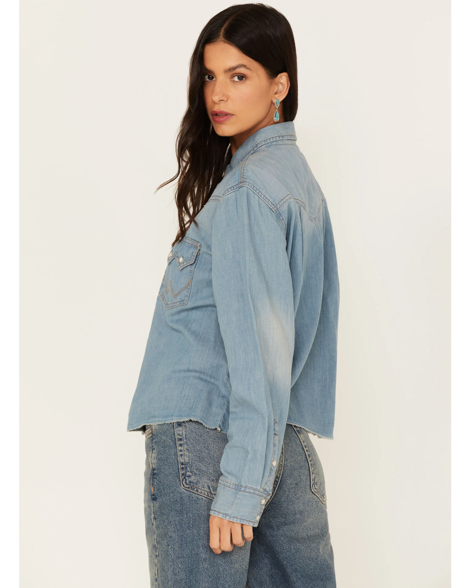 Wrangler Retro Women's Denim Frayed Long Sleeve Snap Western Shirt 3 Wrangler Retro Women's Denim Frayed Long Sleeve Snap Western Shirt - Image 3
