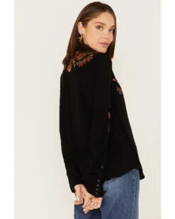 Stetson Women's Floral Embroidered Long Sleeve Snap Western Shirt -Velora Studio Shop 2000378241 001 P4