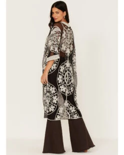 Shyanne Women's Floral Lace Kimono -Velora Studio Shop 2000380632 001 P4