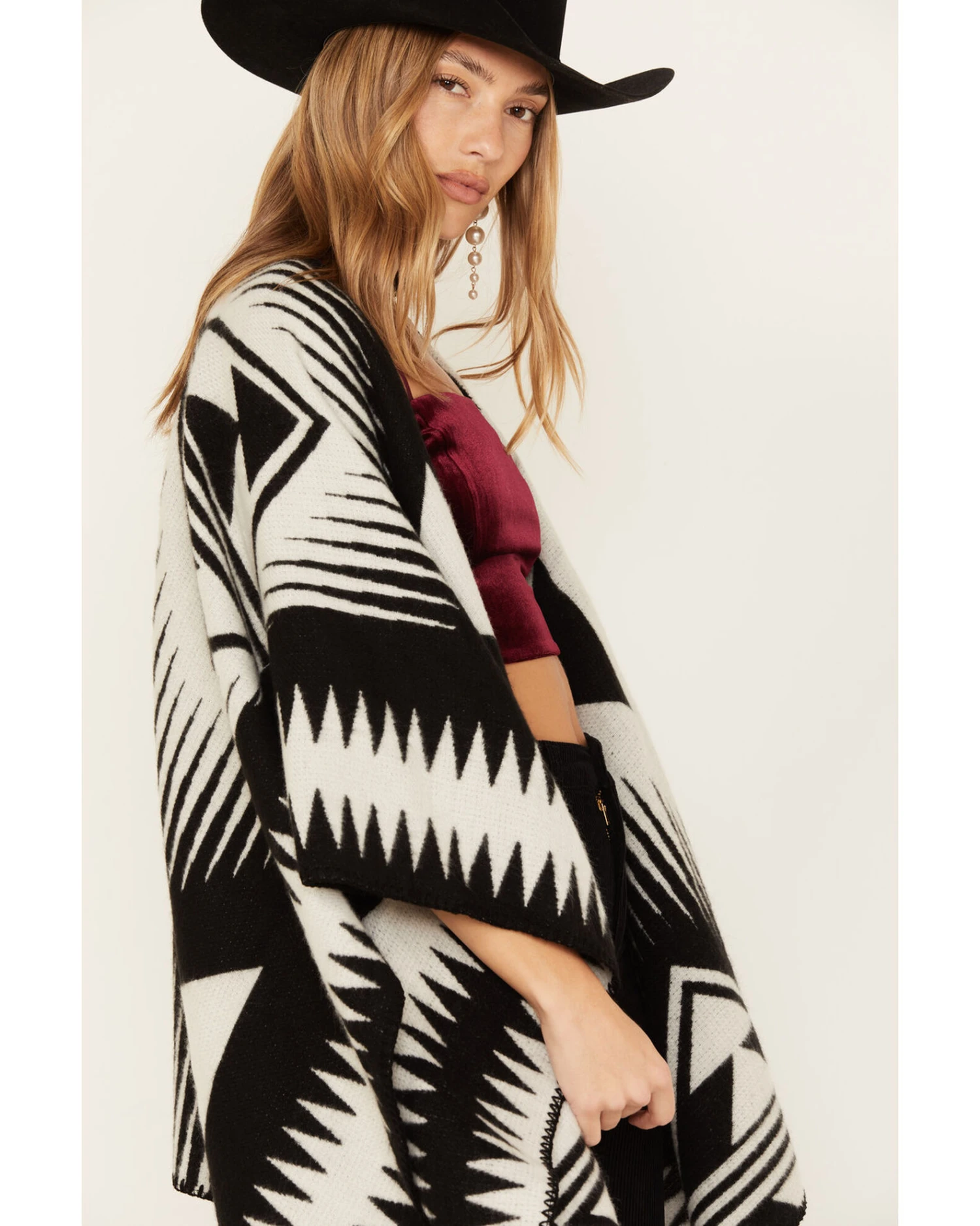 Shyanne Women's Deco Print Blanket Shawl 2 Shyanne Women's Deco Print Blanket Shawl - Image 2