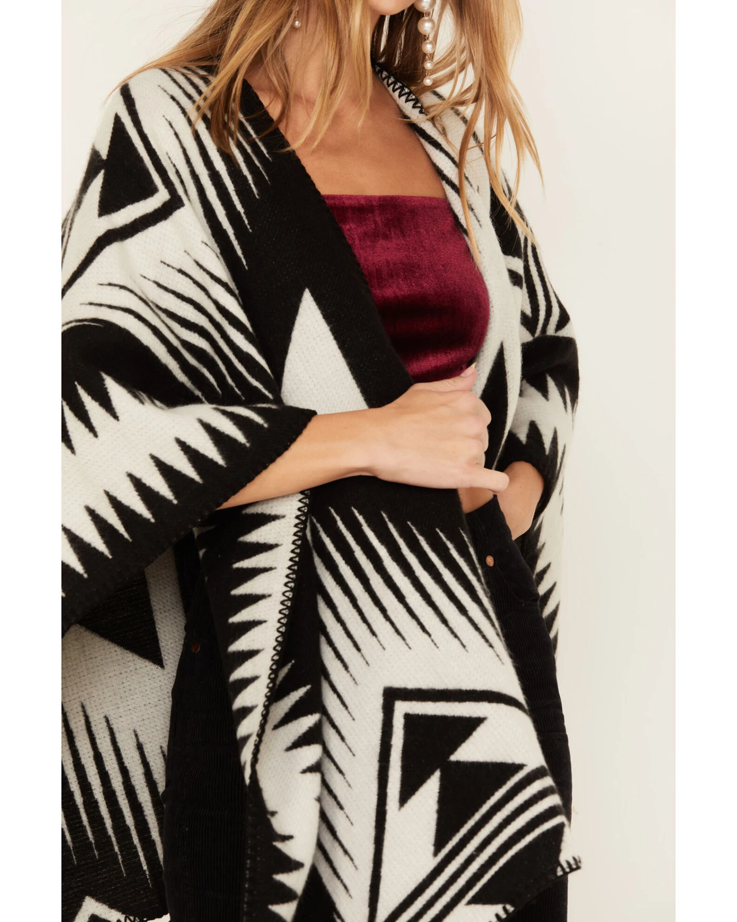 Shyanne Women's Deco Print Blanket Shawl 3 Shyanne Women's Deco Print Blanket Shawl - Image 3