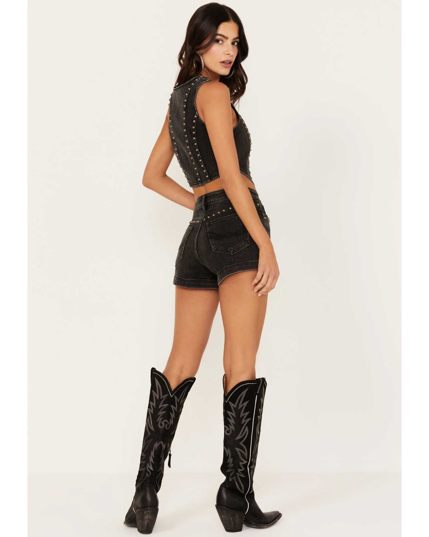 Idyllwind Women's Delrose Drive High Rise Studded Stretch Denim Shorts 3 Idyllwind Women's Delrose Drive High Rise Studded Stretch Denim Shorts - Image 3